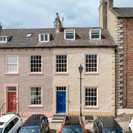 Porte House - At Richmond (North Yorkshire)